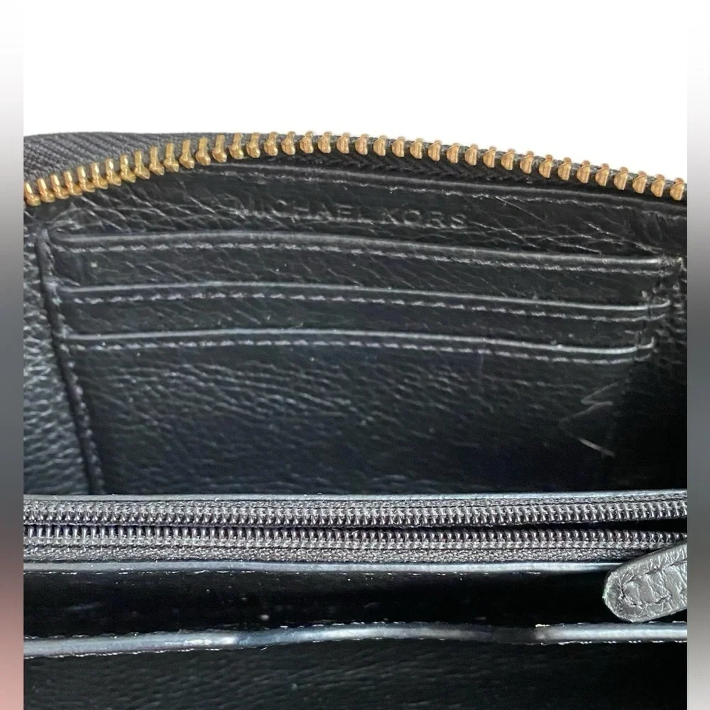 Michael Kors Jet Set Leather Wristlet